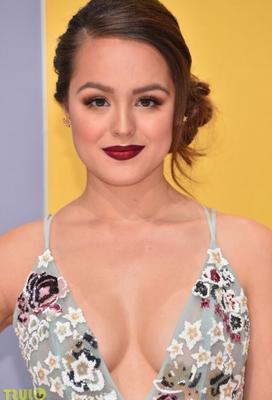 Hayley Orrantia / atriz americana