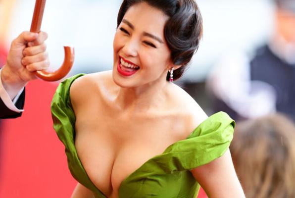 Zhang Yuqi na estreia de "O Grande Gatsby" em Cannes