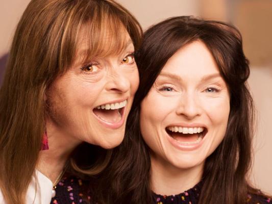 Janet Ellis y Sophie Ellis Bextor - coño famoso madre/hija