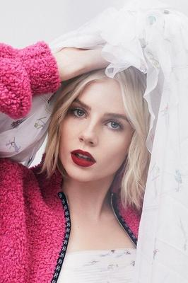 Lucy Boynton / English Actress