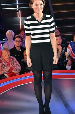 Présentatrice de télévision britannique - Emma Willis en collants