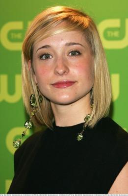 Allison Mack - jovem fofa