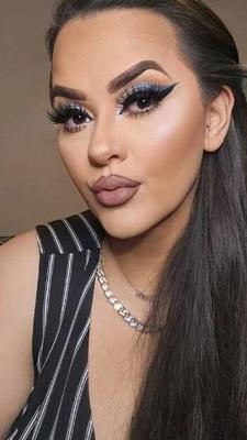 Maria Hidalgo cul énorme Tiktoker YouTuber BBW mixte photos chaudes