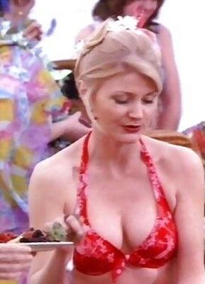 Beth Broderick, actrice MILF