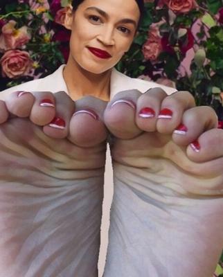 Celebrities Feet - 30 (FAKES)