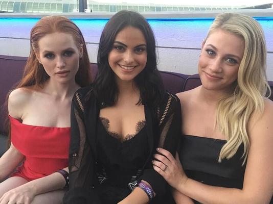 Putas de Riverdale: ¿Con cuál te follarías? 