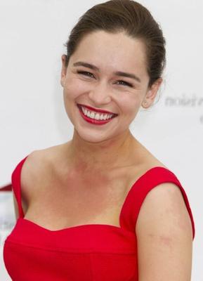 Emilia Clarke, ¡Salve la Khaleesi!