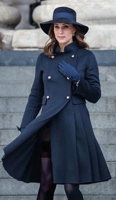 kate middleton, only stockings under the coat, hot princess