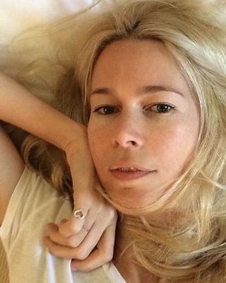 really want to cum all over Claudia Schiffer&#;s MILF face