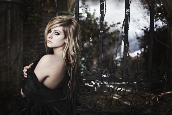 Avril Lavigne - Goodbye Lullaby