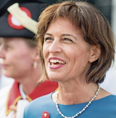 MILF-Politikerin - Leuthard