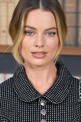 Margot Robbie – 1990