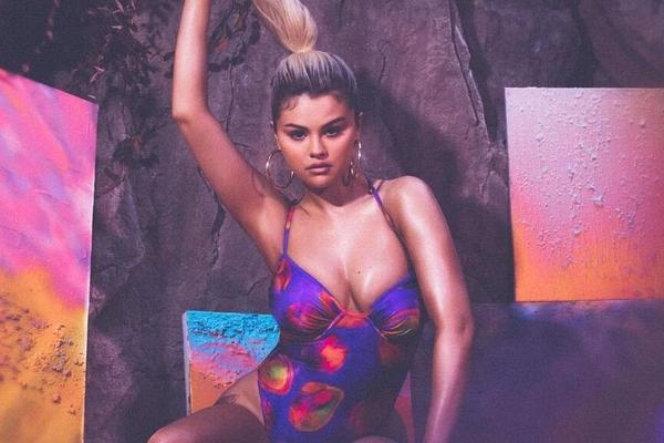 Selena Gomez nouvelle collection de maillots de bain