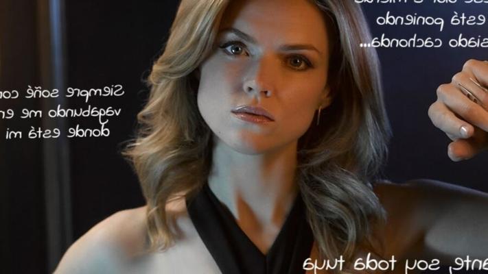 Erin Richards é a zorra de um vagabundo.