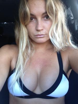 Alana Blanchard, surfista estadounidense