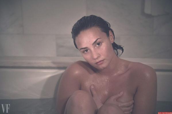 Demi Lovato - Topless, Upskirt flashing Tits, Ass, Pussy