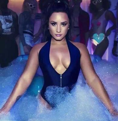 Biquíni Demi Lovato