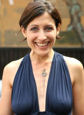 Lisa Edelstein played Dr. Cuddy on HOUSE