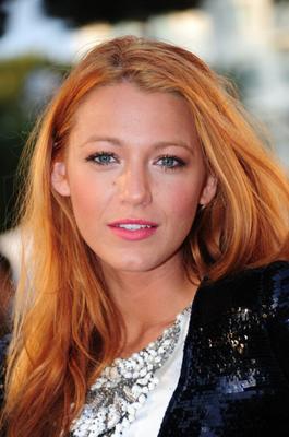 Blake Lively ~ vestido para punho fácil