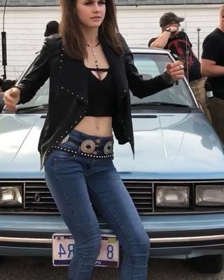 Alexandra daddario hermosa niña