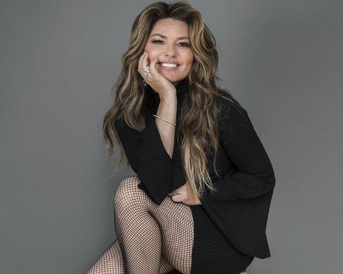 Celeb: Shania Twain - Red Hot Granny in Tights