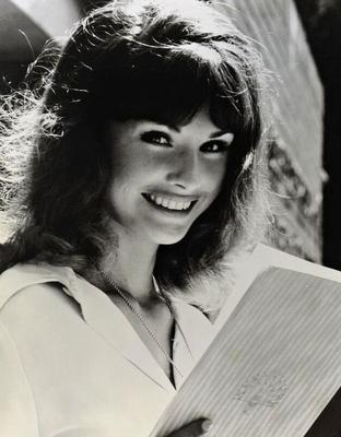 Famous Gals: Lori Saunders