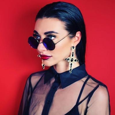 Qveen herby # Worship