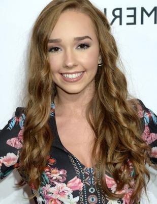 Holly Taylor / Actrice canadienne