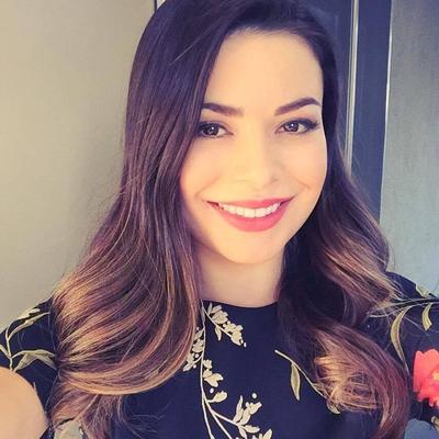 Miranda Cosgrove – Selfies (meistens)