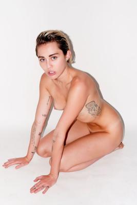 Miley Cyrus - photos nues -- https://tinyurl/ccbc