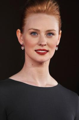 Deborah Ann Woll hace que cada noche sea más caliente