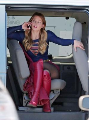 Melissa Benoist - Supergirl Set