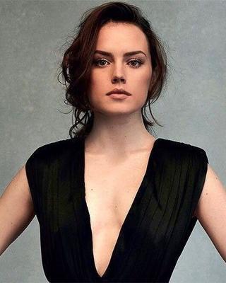 Degradar y abusar de la puta estrella Daisy Ridley