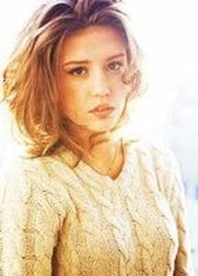 Nackte Prominente: Adèle Exarchopoulos (Schauspielerin)