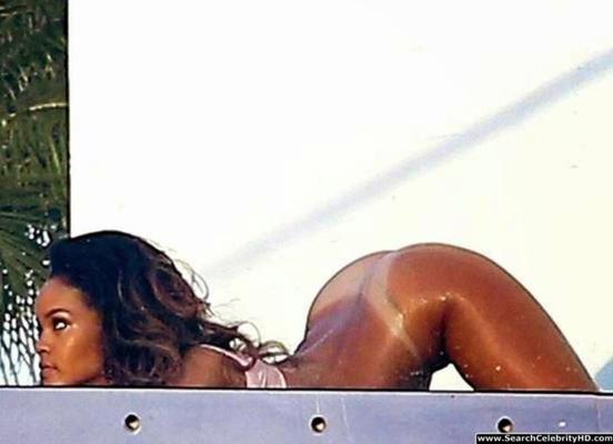 Rihanna Bottomless Bare Ass Photoshoot Candids à Los Angeles