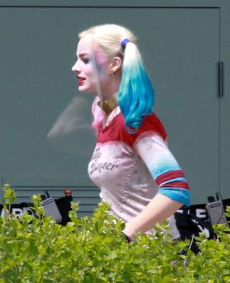 Margot Robbie en el set de Escuadrón Suicida