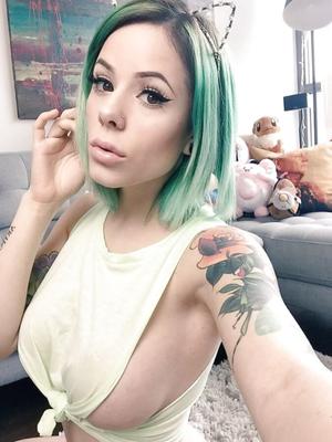 Cortana Blue / Twitch Streamer