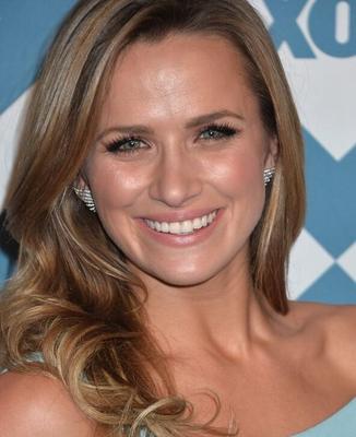 Shantel VanSanten, erstaunliche Kurven