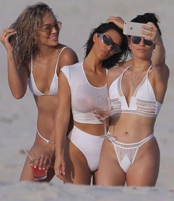 Kim Kardashian: Im Bikini am Strand in Mexiko