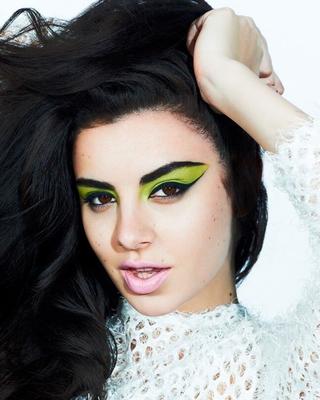 Charli XCX sperme hommage