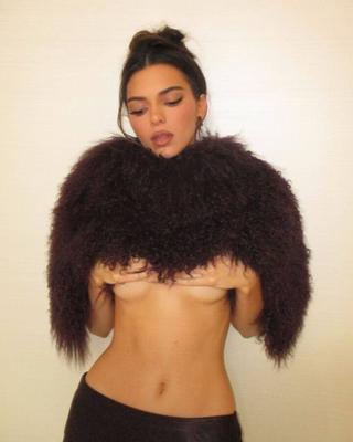 Kendall Jenner - Sessões de fotos x