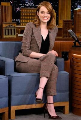 Emma Stone Beine