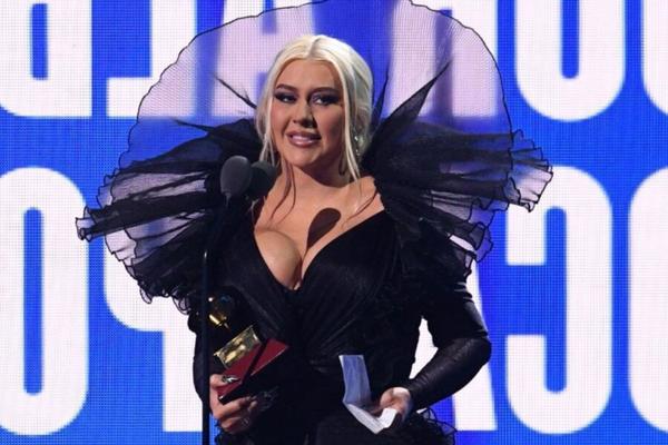 Christina Aguilera en los premios Grammy Latinos