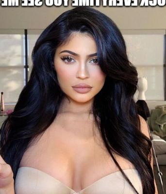 Más subtítulos de mariquitas de Kylie Jenner