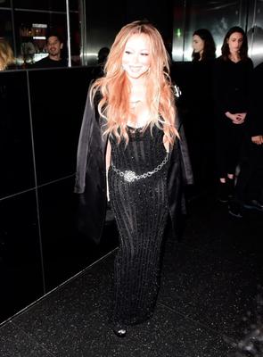 Mariah Carey en robe noire