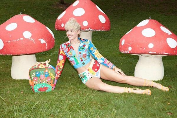 Miley Cyrus mushroom queen