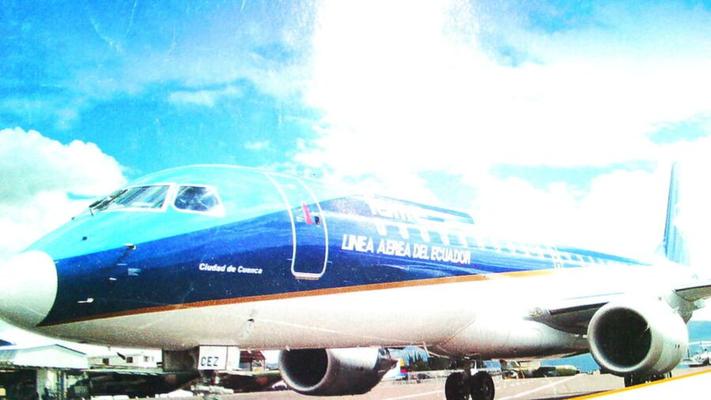 Alex Torres en visite à Loja, en Équateur, chez Tame Airlines