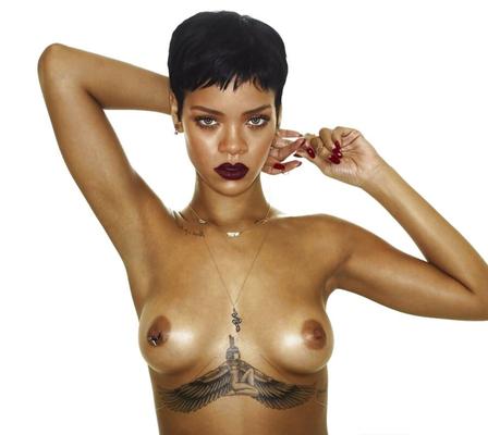 Rihanna - Outtakes de topless 'sem remorso'