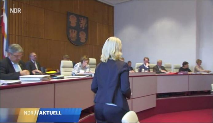 Deutsche Politikerin Manuela Schwesig mit dickem Hintern