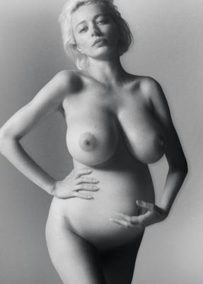 Caroline Vreeland pregnant amazing big tits